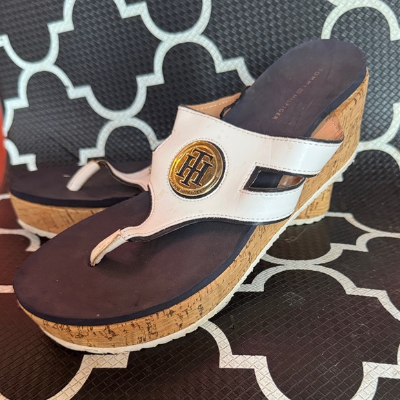 Tommy Hilfiger White and Black Wedge Sandals Size 10 - Picture 1 of 8